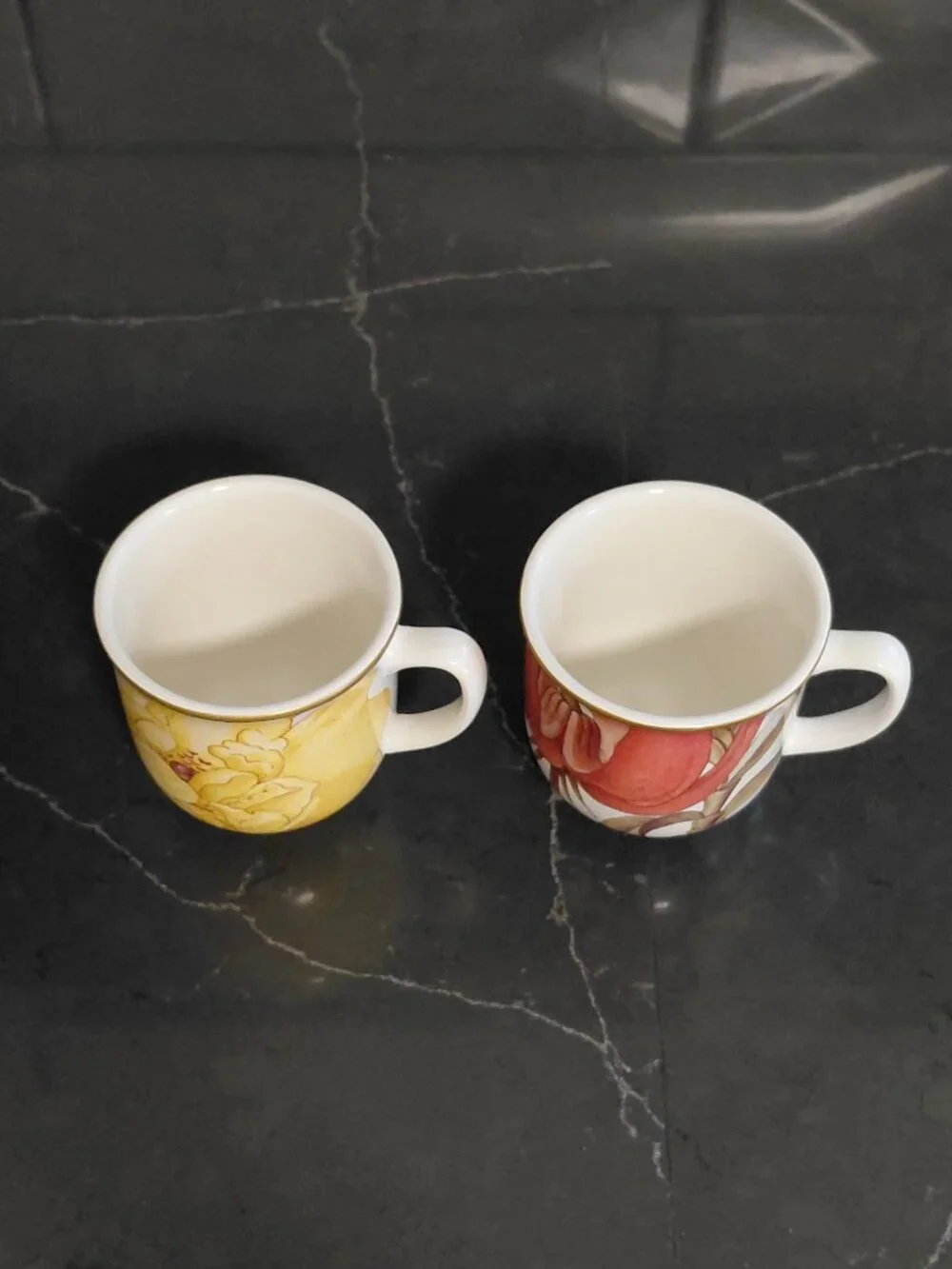 Two Williams Sonoma “Jardin Des Fleurs” Coffee Cups